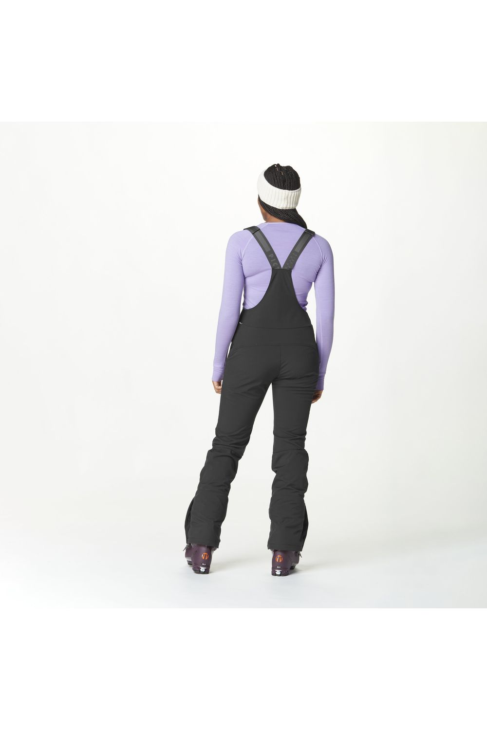 Picture Eyeri Bib Snow Pants Black from the back on a model